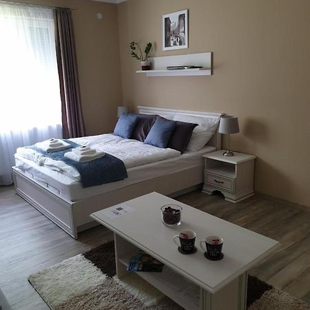 Royal Apartman Эгер Экстерьер фото